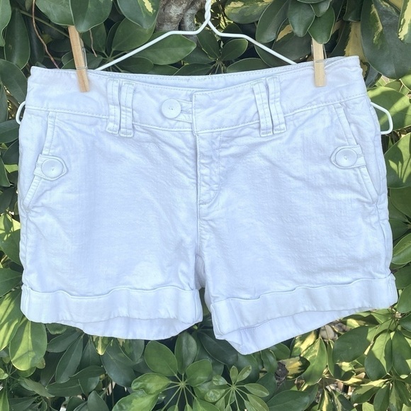 BANANA Republic Classic white cuffed shorts with pockets belt loops size 2 - Picture 1 of 8